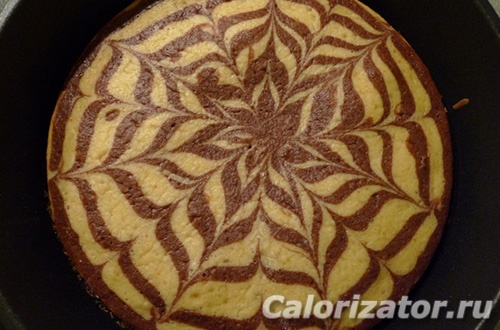 7 рецептов красивого пирога «Зебра» - Лайфхакер