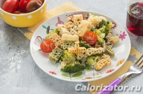 Макароны с мясным соусом и брокколи Макароны с мясным соусом и брокколи