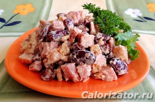 Салат с курочкой, фасолью и сухариками – пошаговый рецепт приготовления с фото