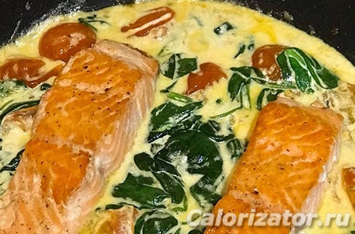 Красная рыба лосось со шпинатом в сливочном соусе рецепт с фото пошагово