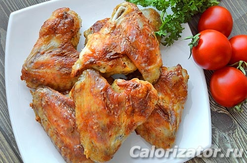 Рецепт вкусных куриных крылышек, тушенных в сметанном соусе