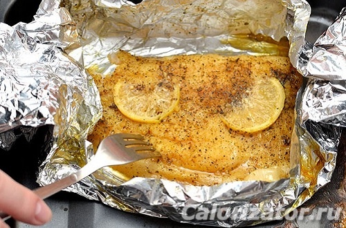 Рецепт: Филе минтая на сковороде - На сковороде, в специях, с лимоном