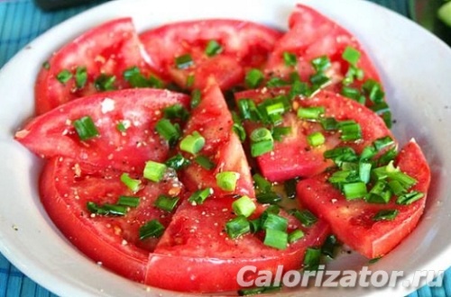 Салат из помидоров и лука с маслом