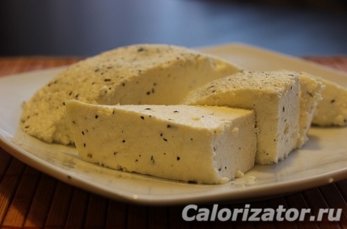 Сыр домашний с базиликом