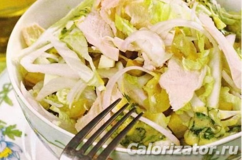 Салат с куриным филе и салатом