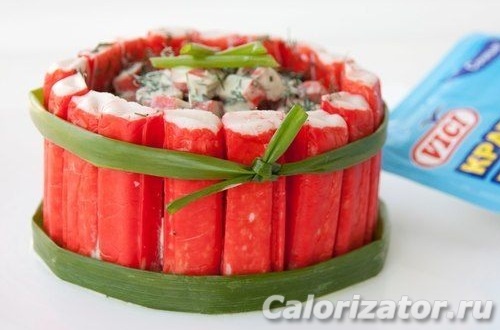 Салат из крабовых палочек с йогуртовой заправкой Салат из крабовых палочек с йогуртовой заправкой