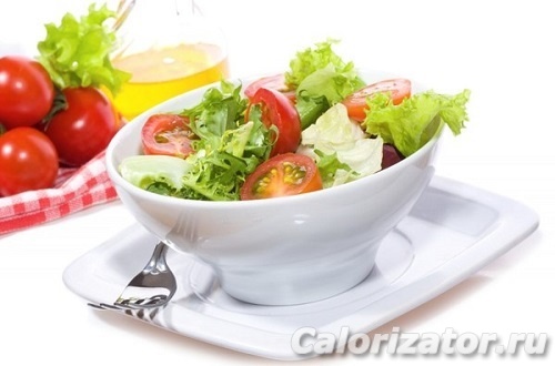 Сколько калорий в салате со свежих огурцов и помидоров?