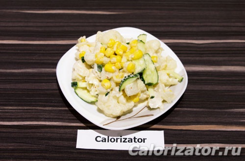 Салат из цветной капусты и кукурузы