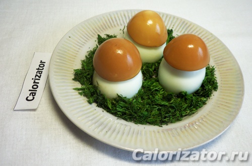 Закуска Грибочки – боровички из фаршированных яиц