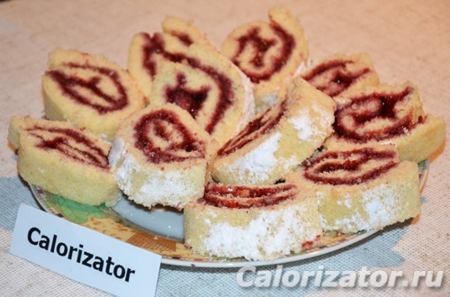 Бисквитный рулет с малиновым джемом - как приготовить, рецепт с фото по шагам, калорийность.