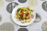 Готовое блюдо: салат из брокколи с птитимом