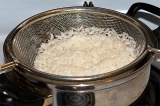 Шаг 1. Отварить рис.