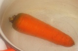 Шаг 1. Отварить морковь.