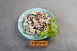 Готовое блюдо: салат из фасоли с желудочками