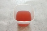 Шаг 5. Лимонад процедить через сито и разлить по стаканам. Пить сразу же.