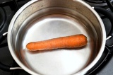 Шаг 3. Морковь отварить.