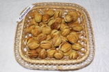 Готовое блюдо: орешки с вареной сгущенкой
