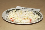 Готовое блюдо: салат из редиса и сельдерея