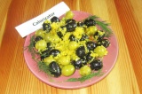 Готовое блюдо: маринованные оливки и маслины