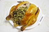Готовое блюдо: фаршированная курица