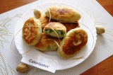 Пирожки с луком и яйцами