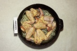 Тушеные куриные крылышки - как приготовить, рецепт с фото по шагам, калорийность.