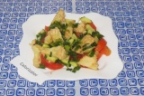 Готовое блюдо: салат с маринованной цветной капустой