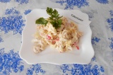 Салат из крабового и куриного мяса