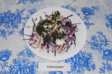 Салат из красной капусты, яблок и творога