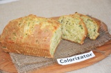 Готовое блюдо: пирог с зеленым луком и сыром