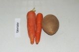 Шаг 1. Почистить морковь и картофель.