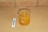 Шаг 1. Выжать сок из апельсинов.