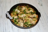 Готовое блюдо: картошка с рыбой в духовке