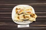 Готовое блюдо: закрытые бутерброды из лаваша