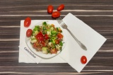 Готовое блюдо: гречневый салат с овощами