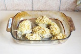 Шаг 11. Положить сыр на ананас и отправить в духовку при 175 градусах на 20 мин